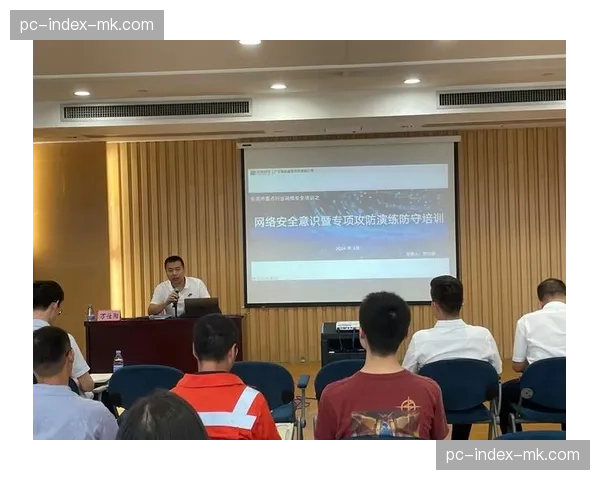 克莱枫丹青训营开放日，小球员进行攻防转换专项训练